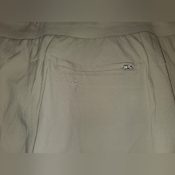 ATHLETA PLUS SIZE Trekkie North Jogger NWT Plus Size | Size: 26 UpF 40+ - Picture 11 of 16